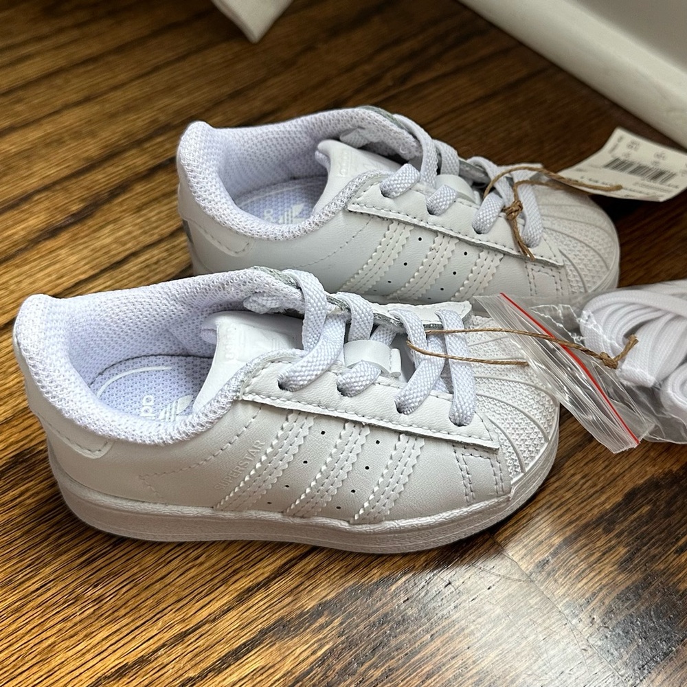 Adidas Toddler White Originals Superstar II - size 5